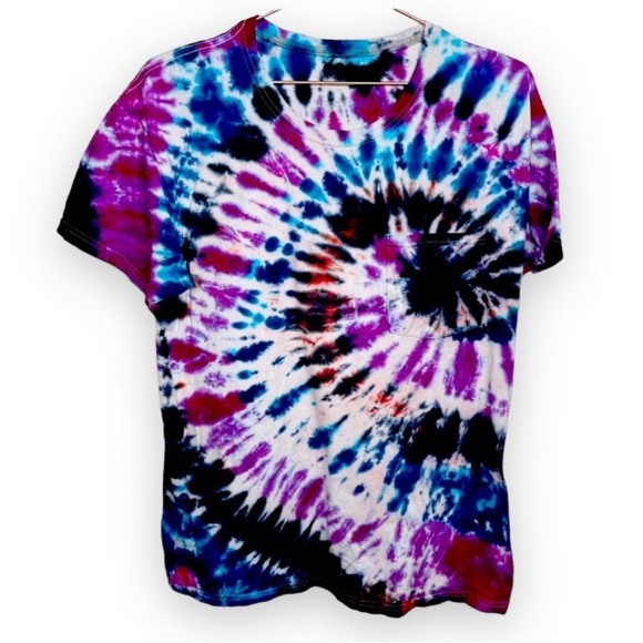 Hand Crafted Tops - Handmade Tie Die Blue & Purple Fruit Of A Loom Medium TShirt With Front Pocket